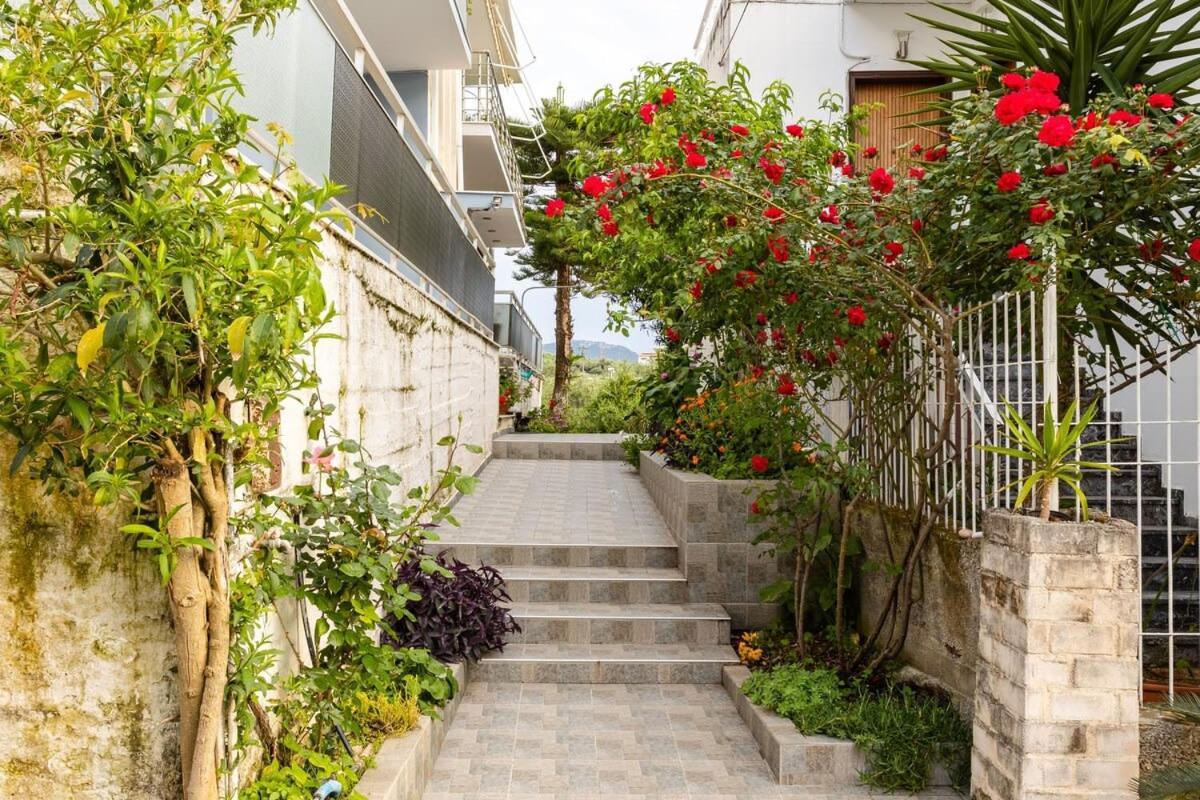 Seaside Family Haven - Avia'S Spacious Getaway Dış mekan fotoğraf